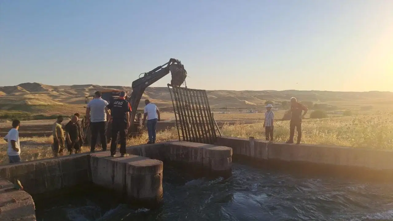 Sulama kanalinda kayboldu cobanin cansiz bedeni bulundu IJg3Ps5U